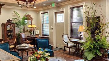 En 50-tommers smart-TV med kabel-kanaler