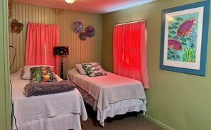 2 habitaciones, escritorio, wifi gratis y ropa de cama