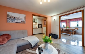 Smart TV, fireplace, stereo - Cozy home in Vinica Breg with sauna (Vinica Breg)