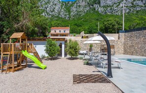 Children’s area - Awesome home in Bribir (Bribir)