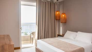 Habitación doble superior, 1 cama de matrimonio grande, vistas al mar | Caja fuerte y wifi gratis