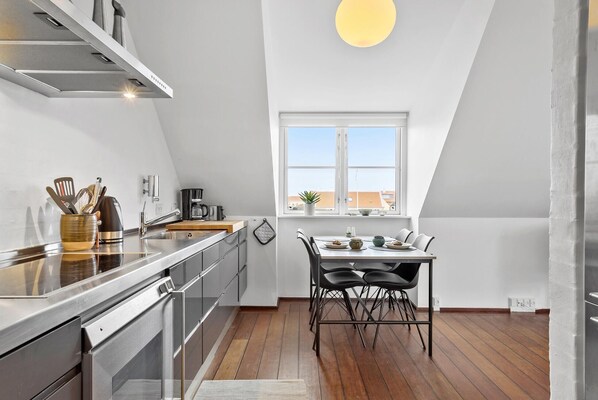 Fridge, oven, stovetop, dishwasher - Gorgeous apartment in Skagen with sauna (Skagen)