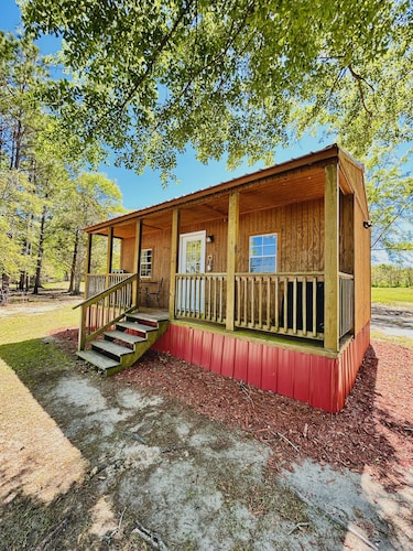 Cabin on 40 acres with private lake! - Heifer Hotel