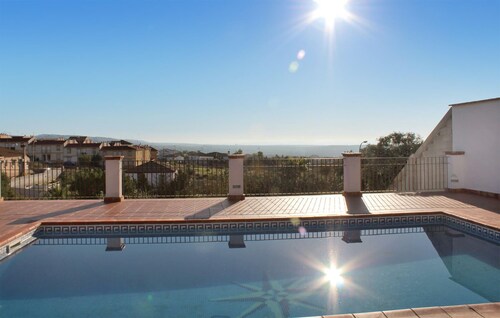 Stunning home in Hornachuelos