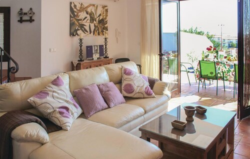 Nice home in Hornachuelos with WiFi