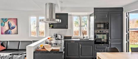 Geladeira, fogão, cooktop, lava-louças