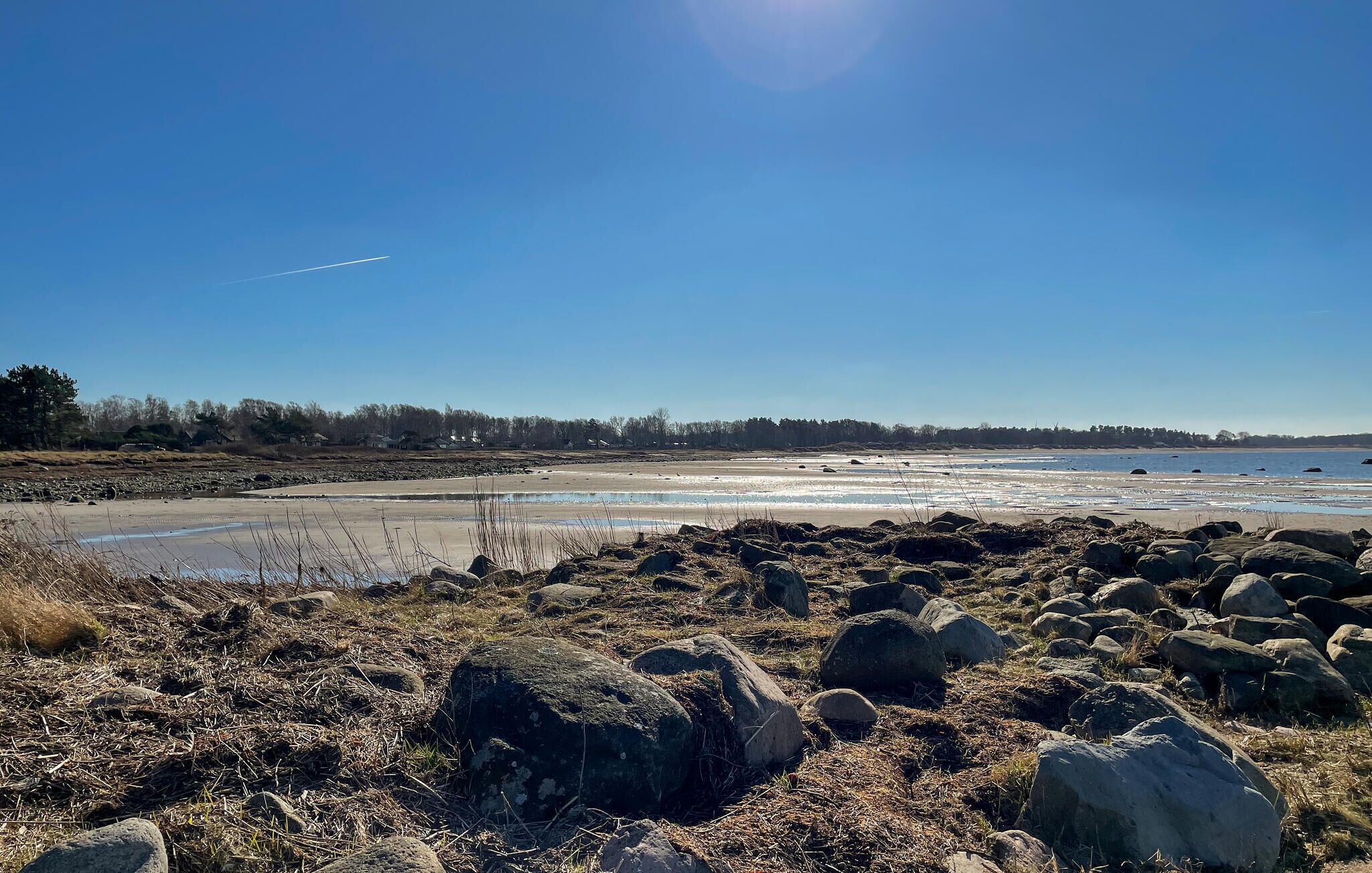 Nær stranden og fisking