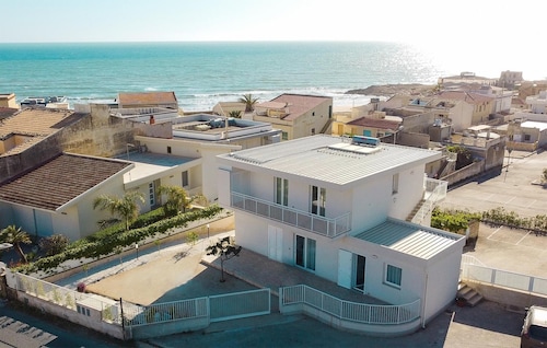 Gorgeous apartment in Cava D'Aliga with WiFi