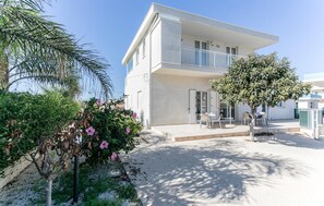Exterior - 3 bedroom stunning apartment in Cava D'Aliga (Cava D'Aliga)