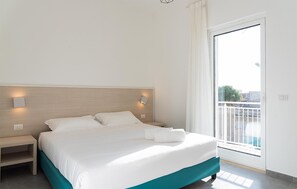3 bedrooms, iron/ironing board, free WiFi, bed sheets - 3 bedroom stunning apartment in Cava D'Aliga (Cava D'Aliga)
