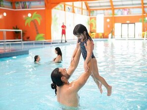 Pool - BelLa VistA - Holiday Home On The Beach (Saint Osyth)