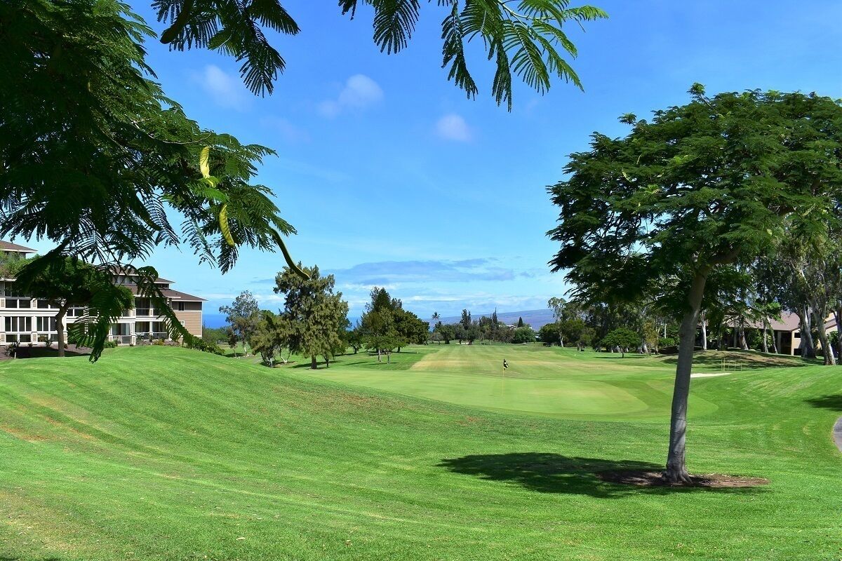 NEW! Great location with easy access to the pool!