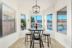 Dining - Family Oasis, Pvt Pool, Bar, Work Desk, Games, Near Dining, Fun & Salt River (Mesa)