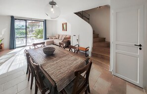 Interior - Stunning home in Saint-Laurent-de-la-Ca (Saint-Laurent-de-la-Ca)