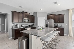 Fridge, microwave, oven, stovetop - Luxury Theme, Designer Game Room Pool/Spa Weekly/Monthly Discount (Davenport)