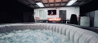 Luxury Home wPrivate Jacuzzi & Firepit