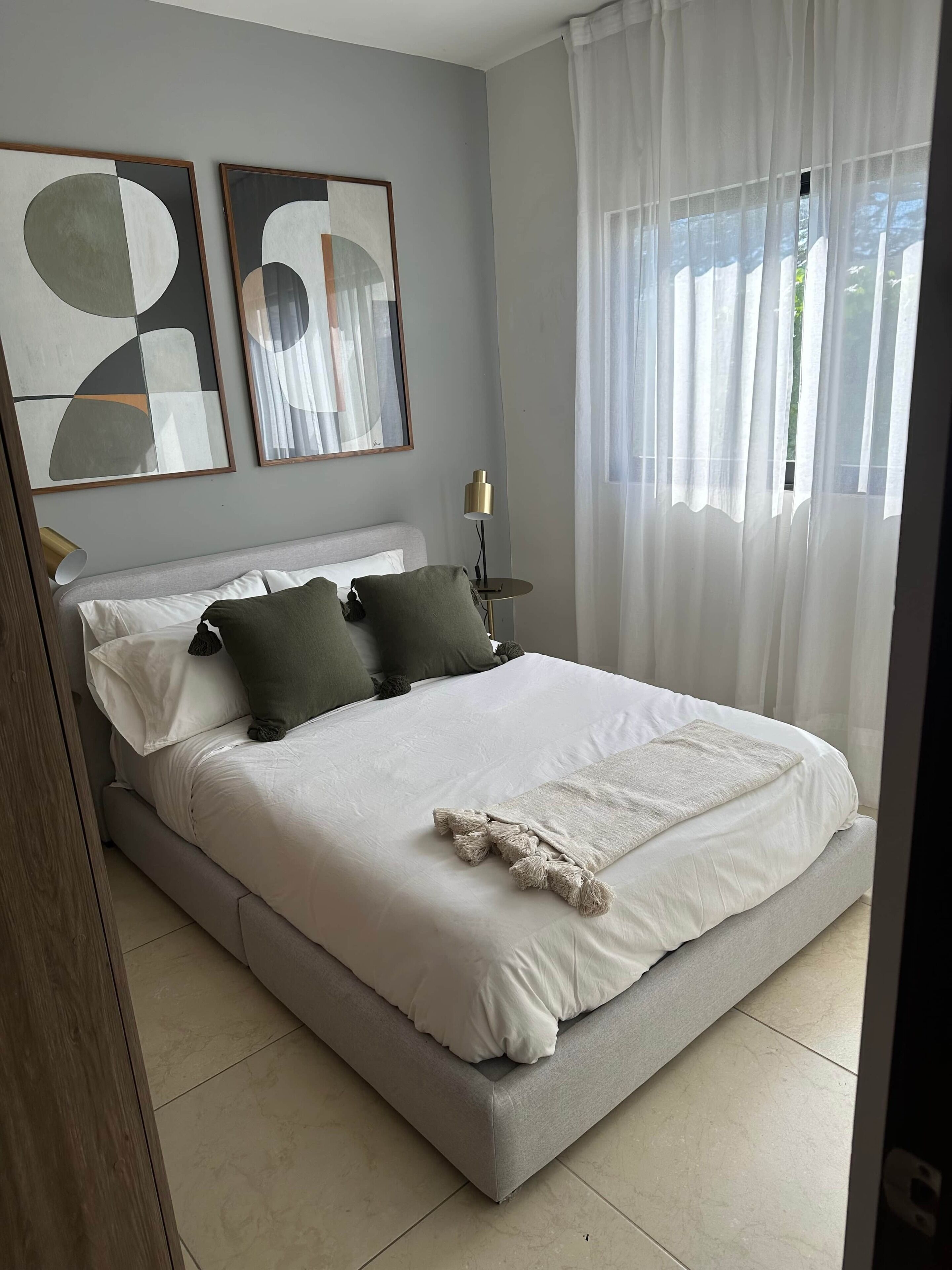 3 bedrooms, in-room safe, iron/ironing board, WiFi