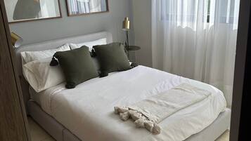 3 bedrooms, in-room safe, iron/ironing board, WiFi