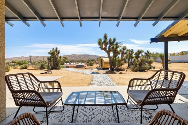 Terrace/patio - Game Room-Sauna-Hot Tub-Plunge Pool-Sauna-Hammocks (Yucca Valley)