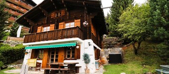 Charming detached cottage for up to 5 people. It has a good location close to a shuttle bus stop tha