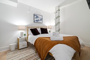 2 soverom, strykejern/-brett, wi-fi og sengetøy