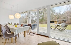 Dining - Nice home in Sjællands Odde with WiFi (Sjællands Odde)