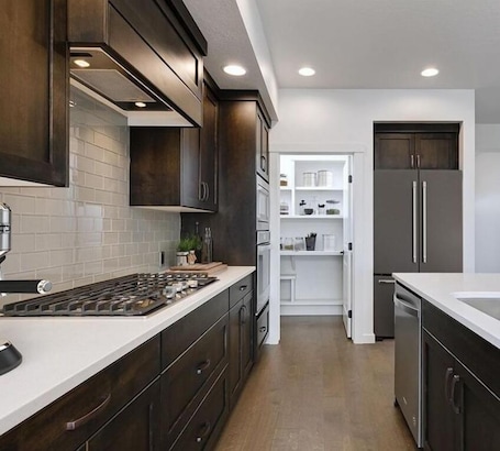 Fridge, microwave, oven, stovetop. The Cozy & Classy Boise Home No cleaning fee!