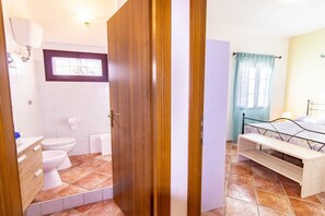 Regadera, secadora de cabello, bidet