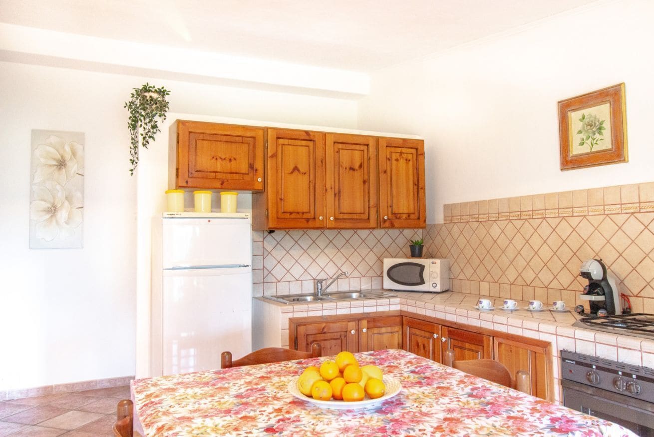 Frigorifero, forno, piano cottura, macchina per tè/caffè