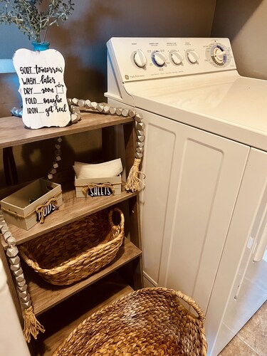 10 minutes to Lake Fork boat ramp, cozy 2 bedroom 1 bath with boat parking