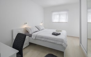 1 bedroom, in-room safe, travel cot, free WiFi
