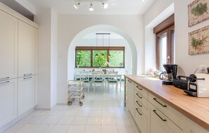 Geladeira, fogão, cooktop, lava-louças