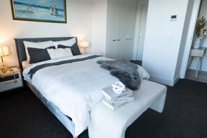 5 habitaciones, tabla de planchar con plancha y wifi gratis 