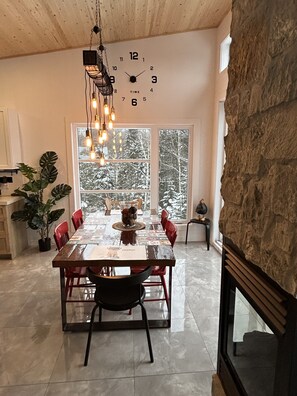 Dining - Au Chalet Étoilé À une Minute de Val St-come. Idéal Pour Plusieurs Familles (Saint-Damien)