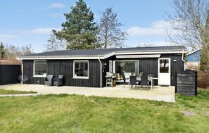 Outdoor dining - 3 bedroom stunning home in Rødby (Rødby)