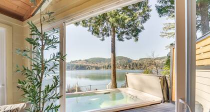 Waterfront Washington Getaway w/ Hot Tub & Deck!