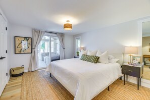 2 Schlafzimmer, Schreibtisch, Bügeleisen/Bügelbrett, Reisekinderbett