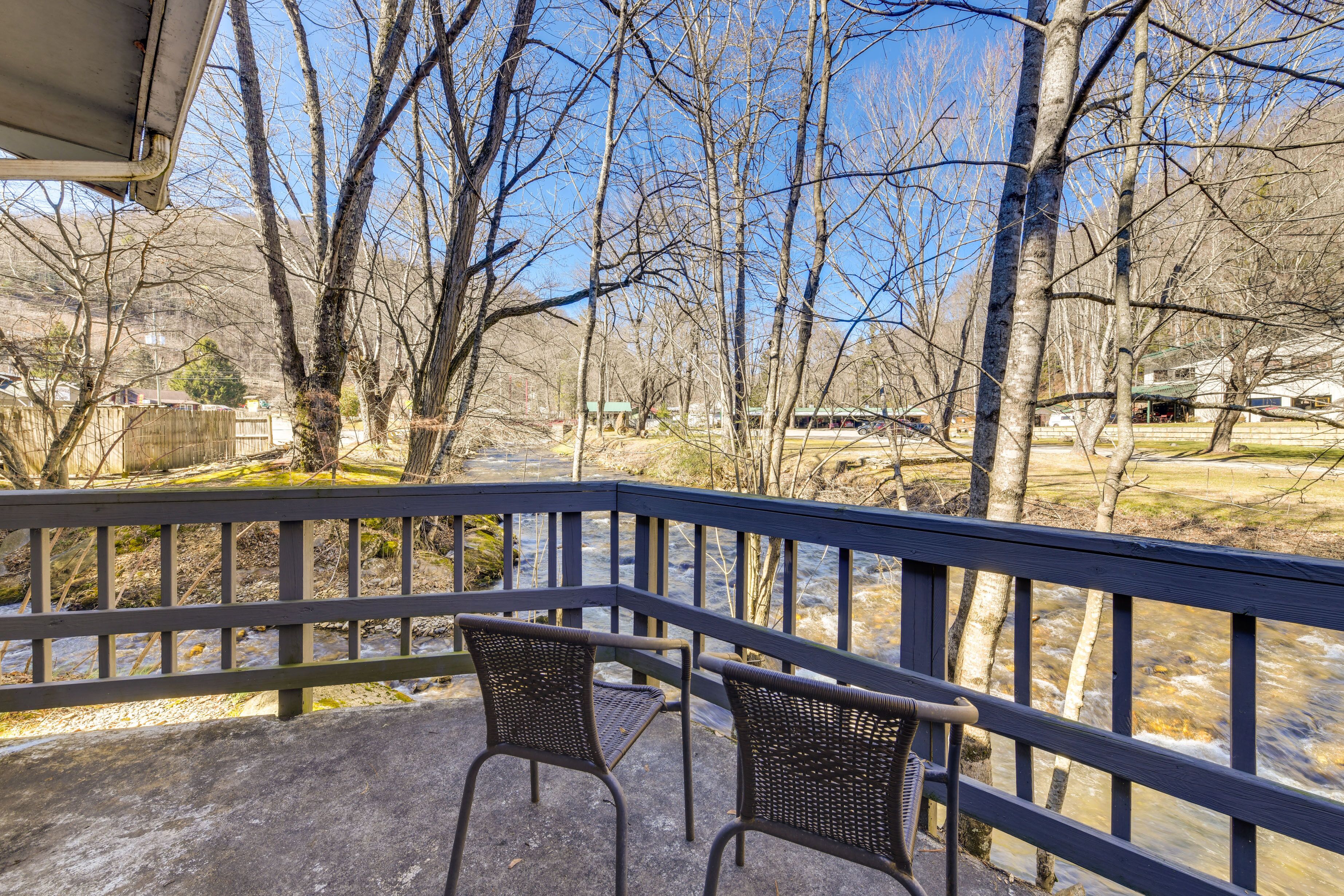 Creekside Maggie Valley Studio Near Nat’l Park!