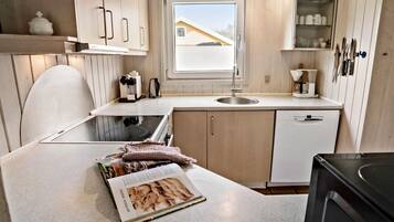 Réfrigérateur, plaque de cuisson, lave-vaisselle, cafetiÚre/bouilloire