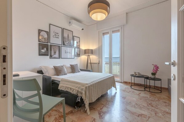 2 bedrooms, WiFi, bed sheets
