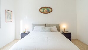 2 室のベッドルーム、アイロン / アイロン台、WiFi、ベッドシーツ