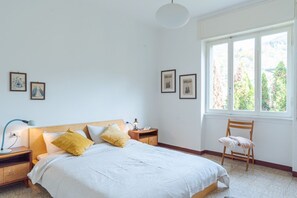 2 slaapkamers, een strijkplank/strijkijzer, wifi, beddengoed