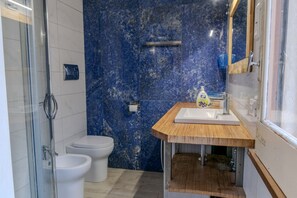 Doccia, asciugacapelli, bidet
