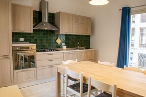 Oven, stovetop