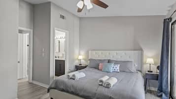 Desk, iron/ironing board, WiFi, bed sheets