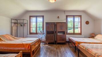 7 Schlafzimmer, Bügeleisen/Bügelbrett, kostenloses WLAN