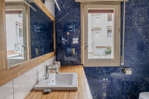 Doccia, asciugacapelli, bidet