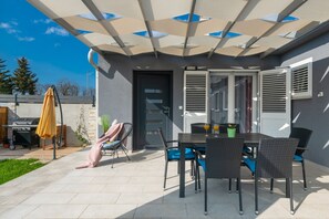 Outdoor dining - House Astra (Istria - Marcana) (Marcana)