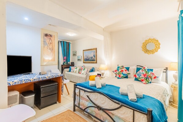 1 bedroom, iron/ironing board, bed sheets