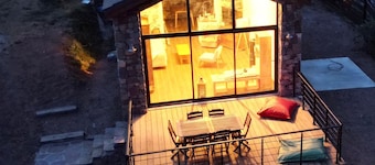 'Maison Gaia' with Private Terrace, Wi-Fi and Air Conditioning